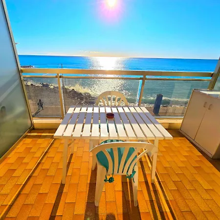 Seafront With Private Terrace And Free Parking 멍똥