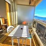 Seafront With Private Terrace And Free Parking 아파트 멍똥