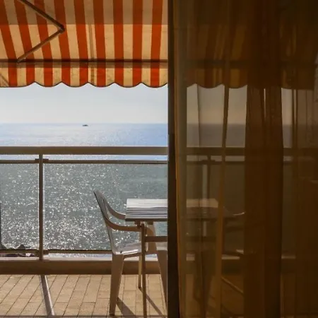 Seafront With Private Terrace And Free Parking