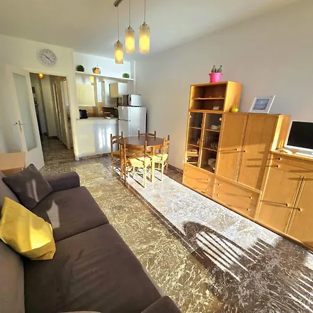 Seafront With Private Terrace And Free Parking 아파트 멍똥