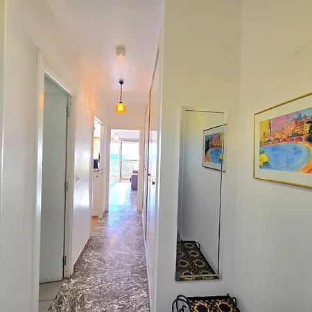 Seafront With Private Terrace And Free Parking *