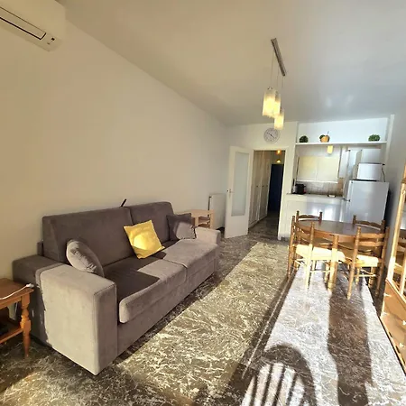 Seafront With Private Terrace And Free Parking 아파트 *