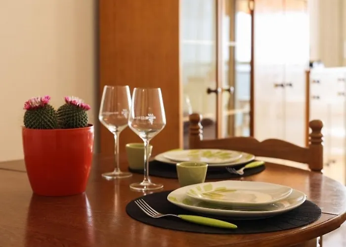 Seafront With Private Terrace And Free Parking *