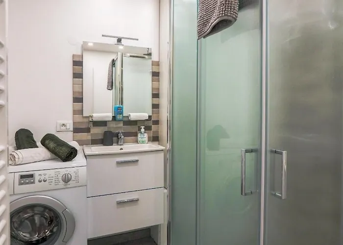 Seafront With Private Terrace And Free Parking 아파트