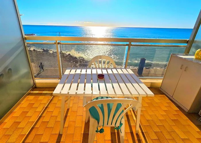 Seafront With Private Terrace And Free Parking 멍똥