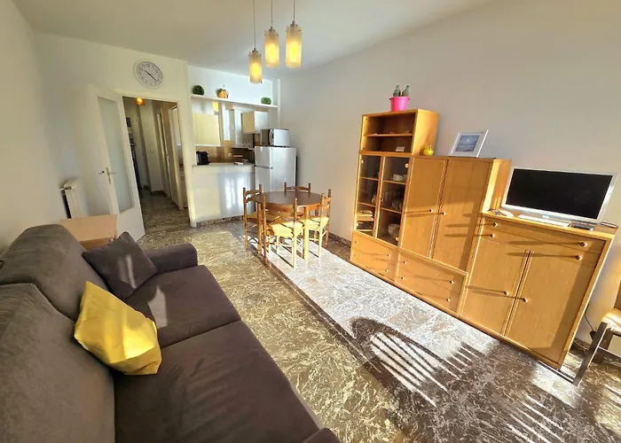 Seafront With Private Terrace And Free Parking 아파트 멍똥