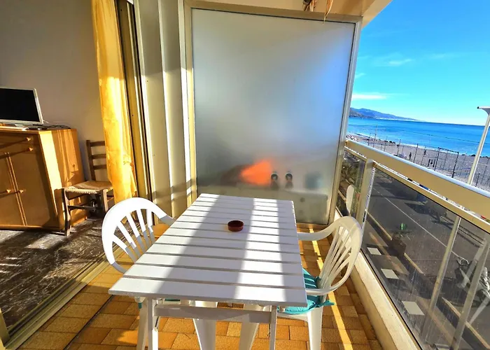 Seafront With Private Terrace And Free Parking Apartment Menton